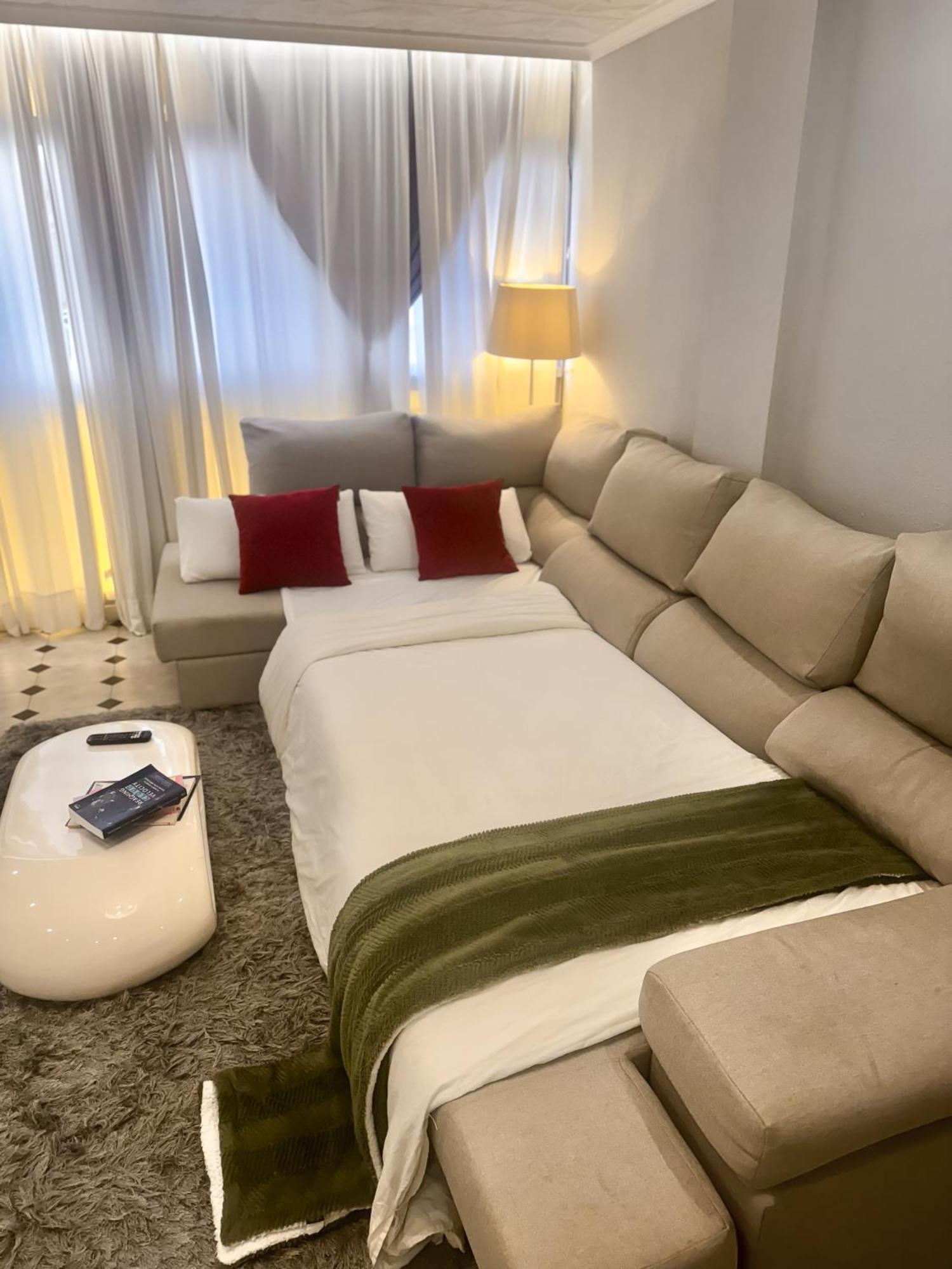 Fantastico Apartamento Junto A La Estacion マラガ エクステリア 写真